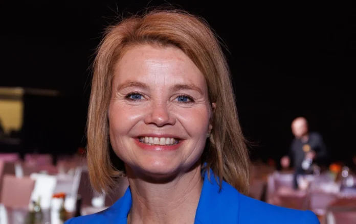 annette frier schlaganfall